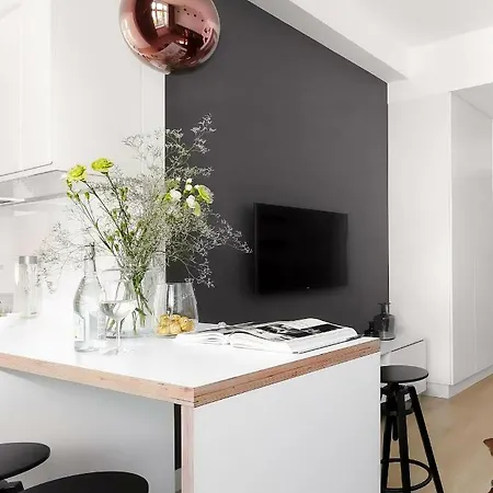 Hills - White Apartment *